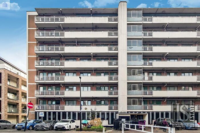 3 Bedroom Flat To Rent In Christian Street, London, E1