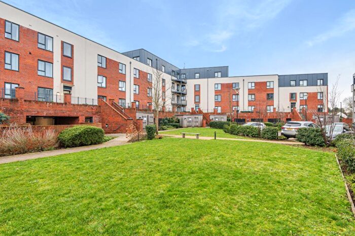 1 Bedroom Flat For Sale In High Wycombe, Town Centre, Buckinghamshire, HP11