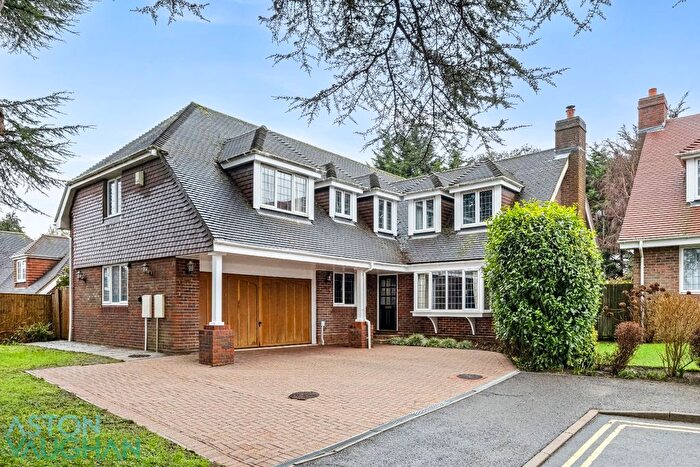 6 Bedroom Detached House For Sale In Wayland Heights, Brighton, BN1