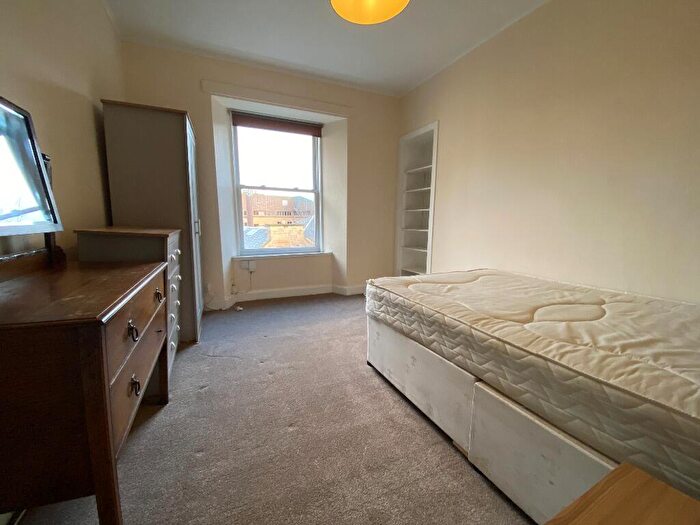 3 Bedroom Flat To Rent In Morrison Street, Central, Edinburgh, EH3