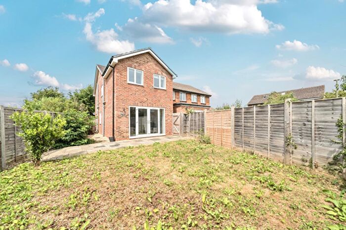 3 Bedroom Detached House For Sale In Meadow Way, Yarnton, OX5