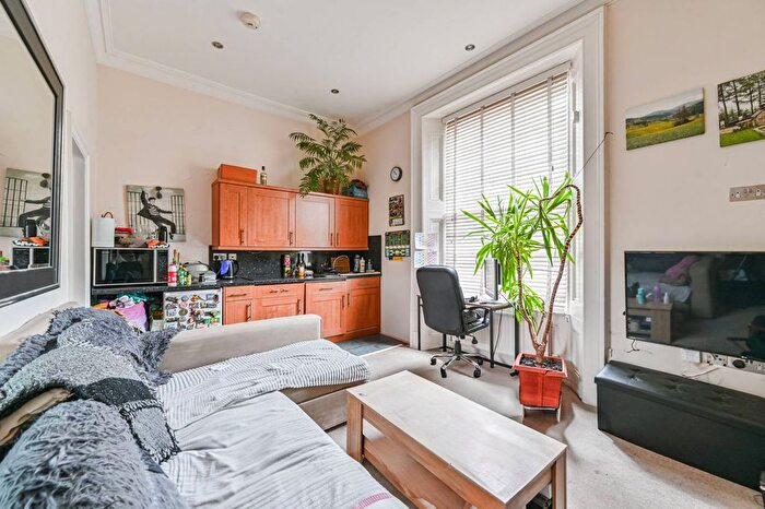 1 Bedroom Flat For Sale In Leigham Court Road, Streatham Hill, London, SW16