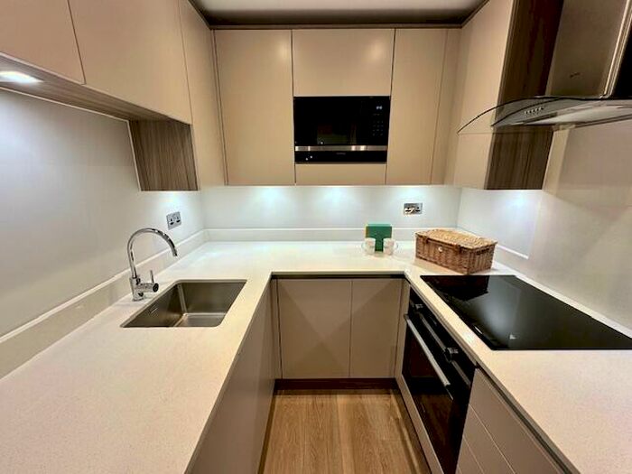 2 Bedroom Apartment To Rent In Crown Lane, Maidenhead, SL6