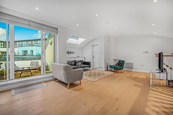 2 Bedroom Flat For Sale In Angel Southside, Owen Street, EC1V