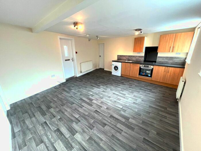 1 Bedroom Flat To Rent In King Street, Alfreton, Derbyshire, DE55