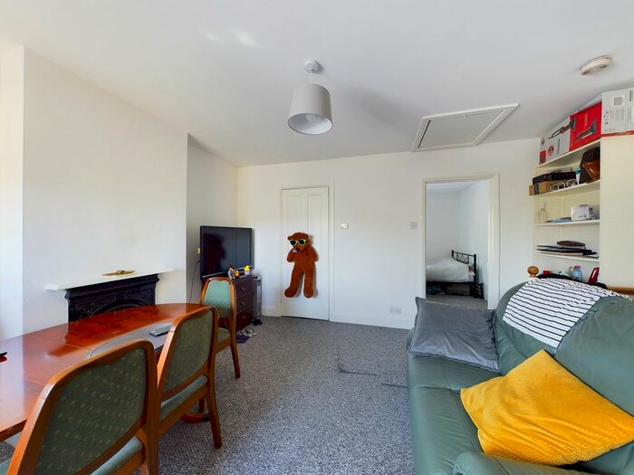 1 Bedroom Flat To Rent In Great Western Road, Gloucester, Gloucestershire, GL1