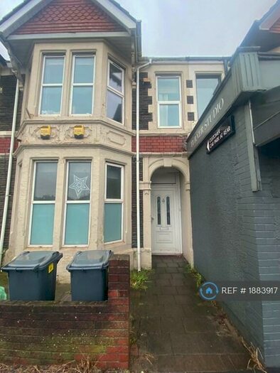 2 Bedroom Flat To Rent In North Road, Cardiff, CF14