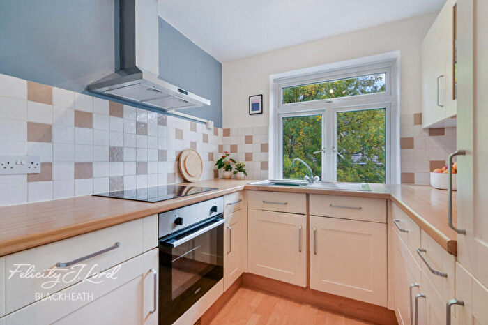 1 Bedroom Apartment For Sale In Lansdowne Lane, London, SE7