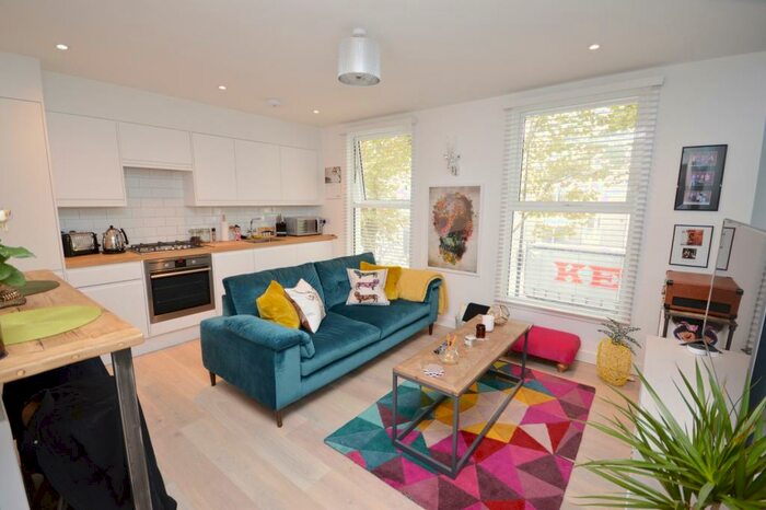 1 Bedroom Flat To Rent In New Cross Road New Cross, SE14