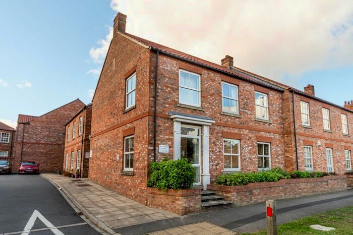 2 Bedroom Flat To Rent In St. Oswalds Court, Fulford, York YO10