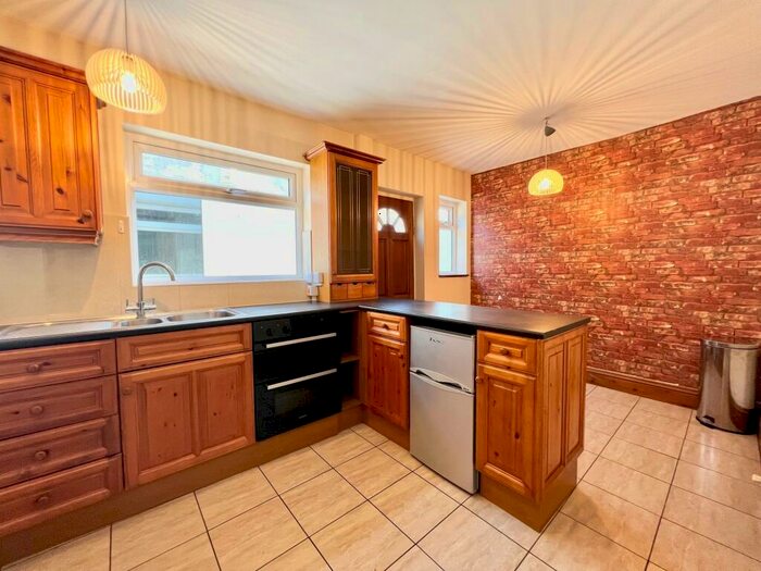 2 Bedroom Semi-Detached House To Rent In Olton Avenue, Beeston, NG9