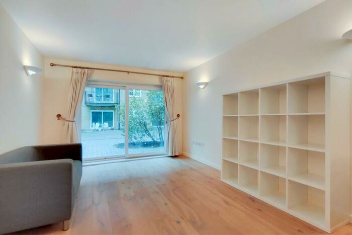 1 Bedroom Apartment To Rent In The Grainstore, Royal Victoria Dock, E16