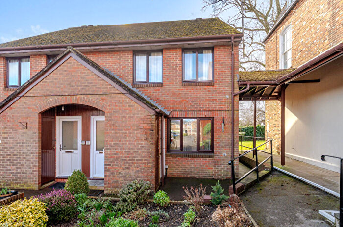 1 Bedroom Retirement Property For Sale In Adams Way, Alton, Hampshire, GU34