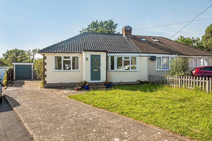 3 Bedroom Semi Detached Bungalow For Sale In Park Avenue, Hildenborough, TN11