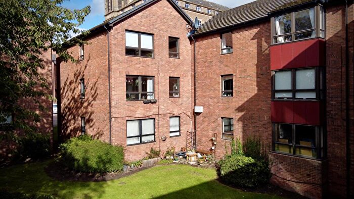 2 Bedroom Flat For Sale In Shepherds Loan, , Dundee, DD2