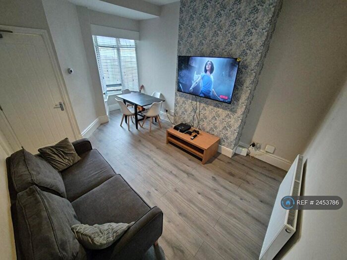 4 Bedroom Terraced House To Rent In Newland Avenue, Hull, HU5