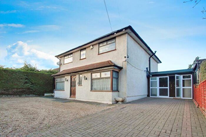 5 Bedroom Detached House To Rent In Richings Way, Richings Park, SL0