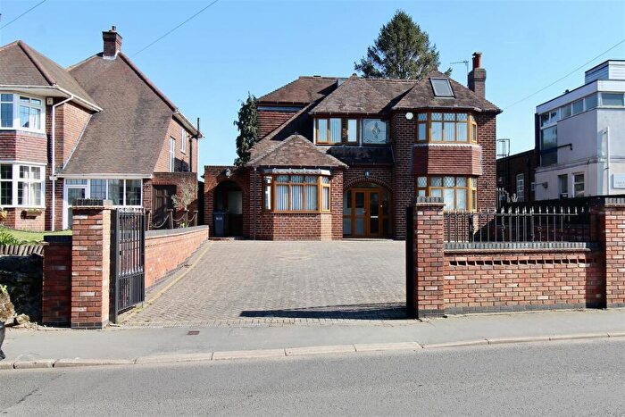 4 Bedroom Detached House For Sale In Chester Road, Castle Bromwich, Birmingham, B36