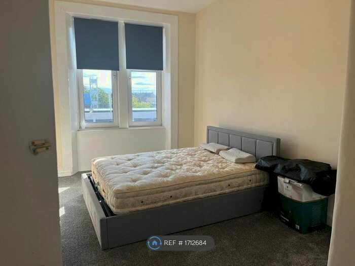 3 Bedroom Flat To Rent In Paisley Road, Renfrew, PA4