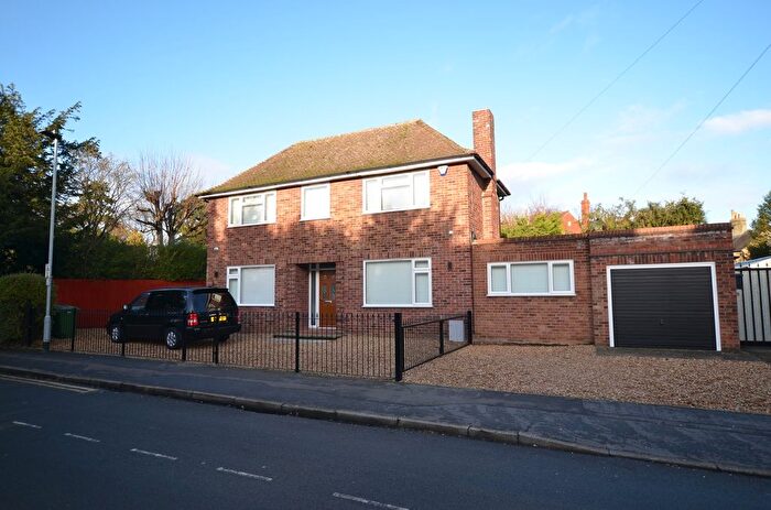 3 Bedroom Detached House To Rent In Princes Gardens, Peterborough, PE1