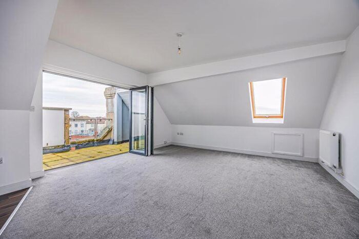 3 Bedroom Flat For Sale In Victoria Road South, Southsea, PO5