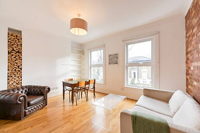 2 Bedroom Flat To Rent In Coldharbour Lane, Brixton, London, SW9