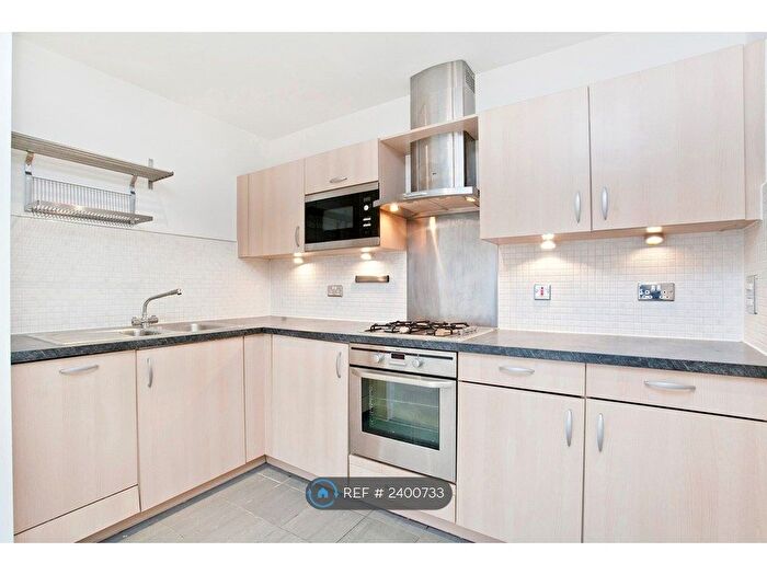 2 Bedroom Flat To Rent In Tideslea Path, London, SE28