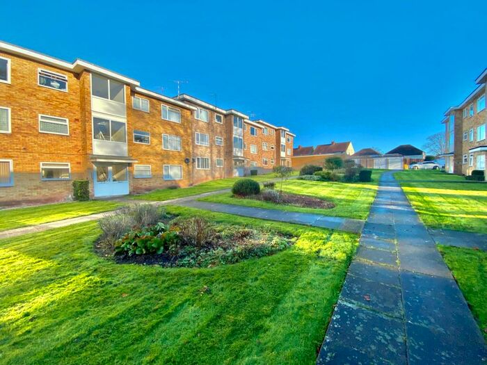 2 Bedroom Flat To Rent In Simon Close, Nuneaton, CV11