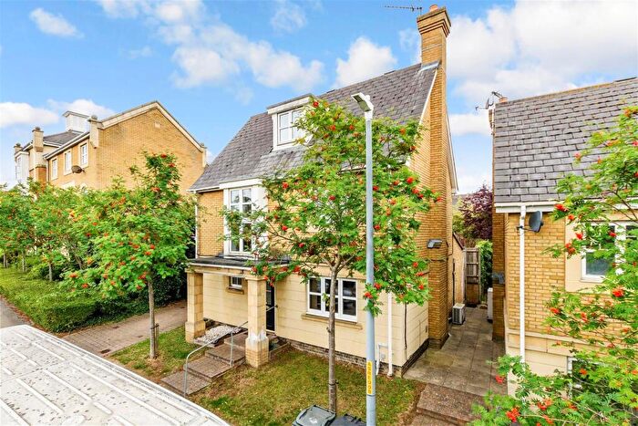 4 Bedroom Detached House For Sale In Sanderling Way, Greenhithe, Kent, DA9