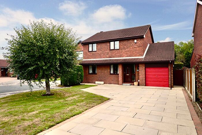 4 Bedroom Detached House For Sale In Lyndale Avenue, Edenthorpe, Doncaster, DN3