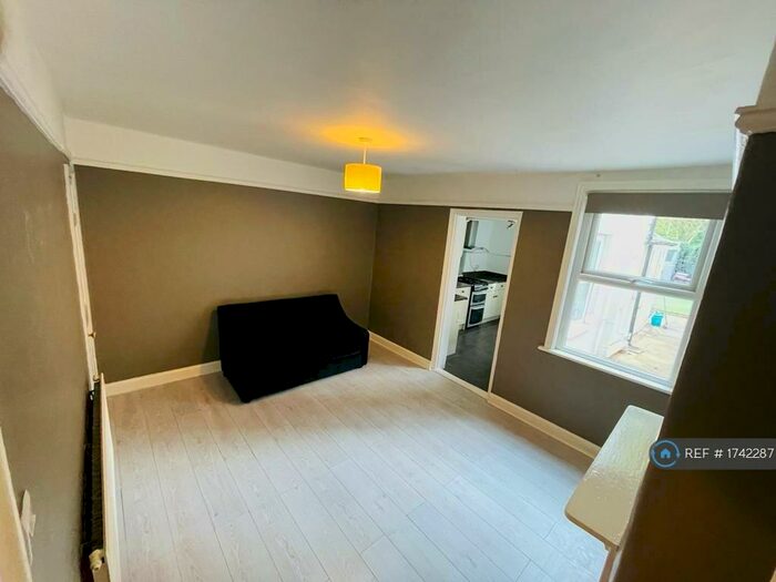 2 Bedroom Terraced House To Rent In Chessington Road, Epsom, KT19