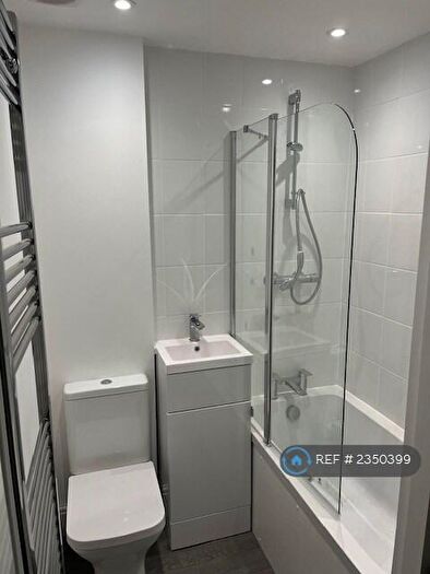 1 Bedroom Flat To Rent In West Didsbury, Manchester, M20