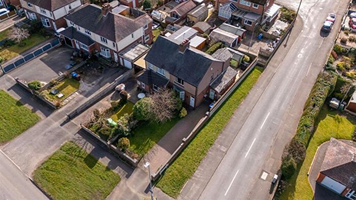 3 Bedroom Semi-Detached House For Sale In Oakamoor Road, Cheadle, ST10