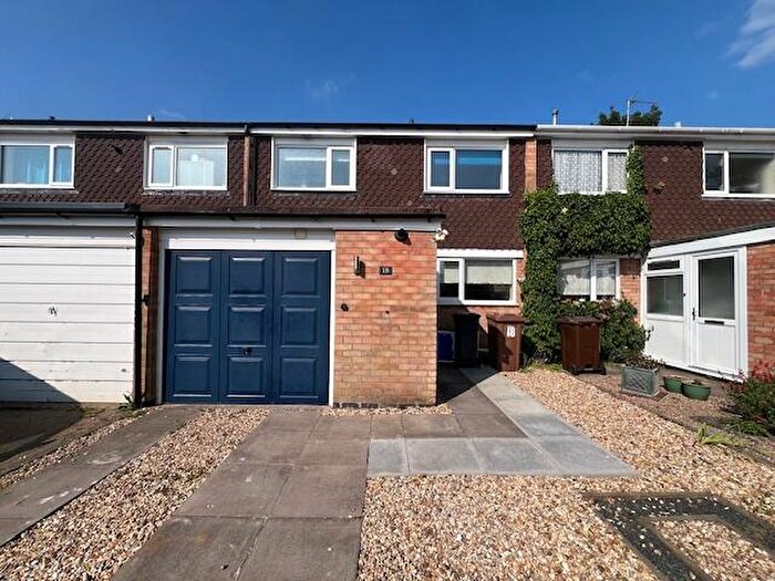 3 Bedroom Semi-Detached House To Rent In Arden Close, Balsall Common, Coventry, CV7