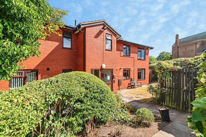 2 Bedroom Flat For Sale In Guardian Court, Nottingham, Nottinghamshire, NG8