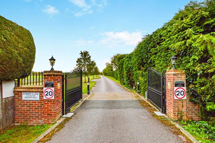 2 Bedroom Apartment To Rent In Summer Close, Byfleet, West Byfleet, Surrey, KT14