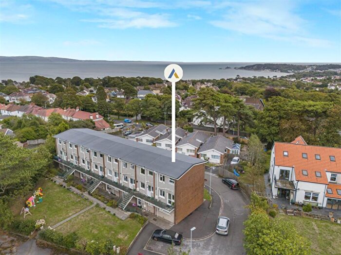 2 Bedroom Maisonette For Sale In Grove House, Clyne Close, Swansea, SA3