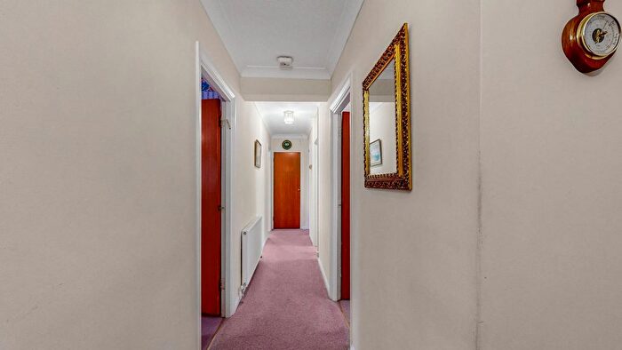 2 Bedroom Flat For Sale In London Road, Stanmore, HA7