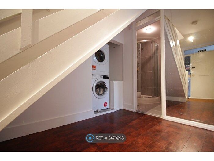 4 Bedroom Flat To Rent In Forge Place, London, NW1