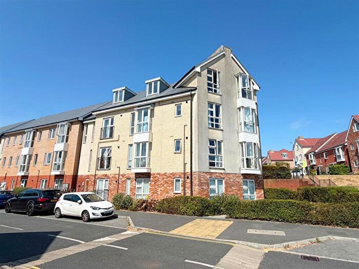 1 Bedroom Apartment For Sale In Church Path, East Cowes, PO32