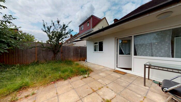 1 Bedroom Flat To Rent In Bransgrove, Edgware, HA8