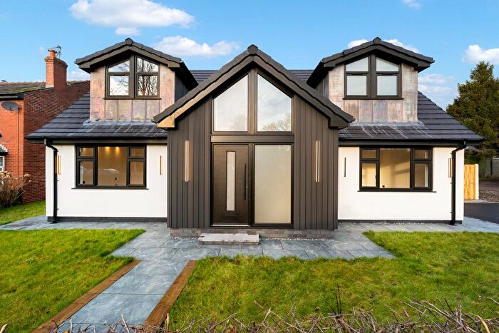 4 Bedroom House To Rent In Bury Old Road, Ainsworth, BL2