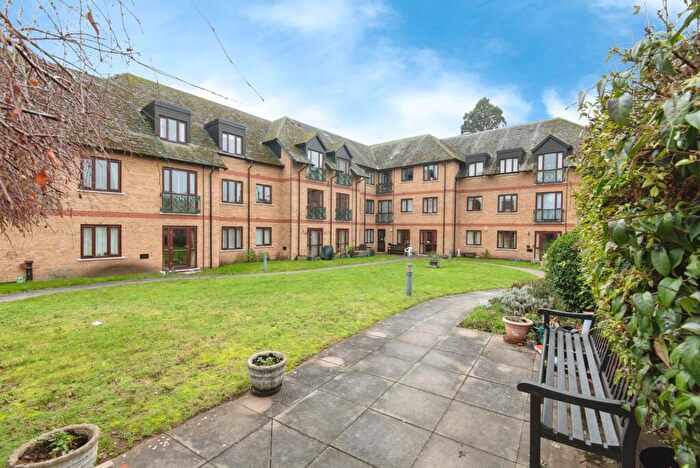 2 Bedroom Flat For Sale In Shortmead Street, Biggleswade, Bedfordshire, SG18
