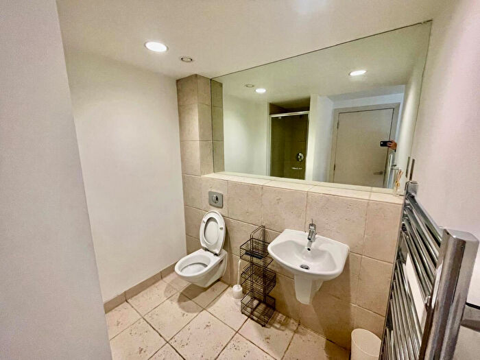 2 Bedroom Apartment To Rent In West Point, Wellington Street, City Centre, LS1