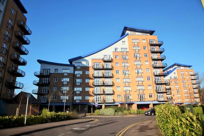 3 Bedroom Apartment To Rent In Luscinia View, Napier Road, Reading, Berkshire, RG1