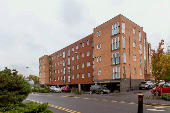 2 Bedroom Flat To Rent In Pavilion Close, Leicester, LE2