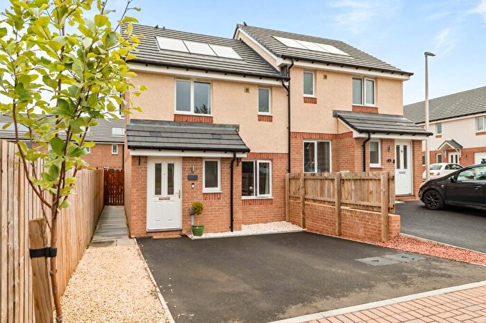 3 Bedroom Semi-Detached House For Sale In Douglas Road, East Calder, EH53