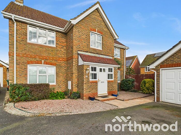 4 Bedroom Detached House To Rent In Frank Edinger Close, Kennington, Ashford, TN24