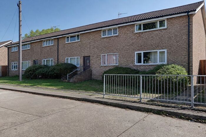 1 Bedroom Flat For Sale In Victoria Road, Laindon, Basildon, Essex, SS15