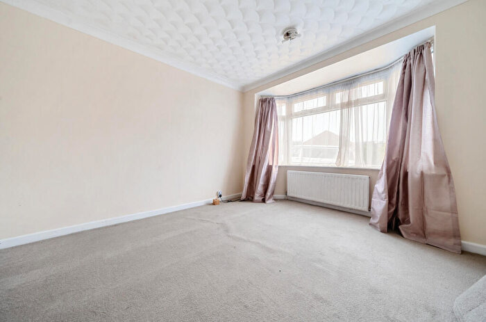 2 Bedroom Bungalow For Sale In Shelley Road, Thornhill Park, Southampton, Hampshire, SO19